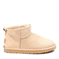 UGG Mini Louize Boots 38 UGG Mini Louize Boots -Chic Clothing Store 1 1bb01d51 1d78 4d66 910e 65c66a3e0ea4
