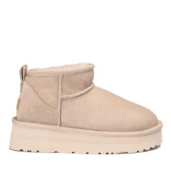 UGG Platform Classic Mini Boots -Chic Clothing Store 1 7269908f d23c 4f13 8fa5 7155f54e912c