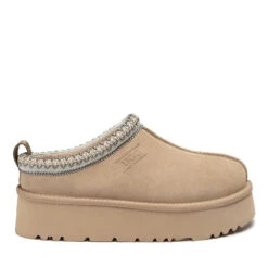 UGG Premium Tasha Platform Slippers -Chic Clothing Store 1 f904cd30 5786 4787 b1dc f999804aa3e5