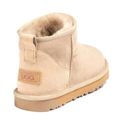 UGG Mini Louize Boots 39 UGG Mini Louize Boots -Chic Clothing Store 2 a42cbd2c f4ad 4274 a080 01caf8599b05