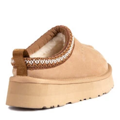 UGG Supreme Tash Platform Slippers -Chic Clothing Store 3 0e0ab4d6 f29f 4ca8 8684 eb8d8b68f9a3