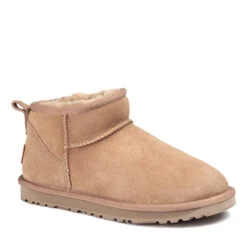 UGG Mini Louize Boots 35 UGG Mini Louize Boots -Chic Clothing Store 3 63c6b09e ecb9 4e69 8458 0e4a8d6f0b0a