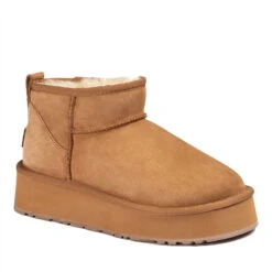 UGG Becca Mini Platform Boots -Chic Clothing Store 3 f4b0a48f 747f 4824 be53 a5be9fc7214e