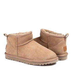UGG Mini Louize Boots 36 UGG Mini Louize Boots -Chic Clothing Store 4 43557256 8d7f 490b 8459 c250ecf3329f
