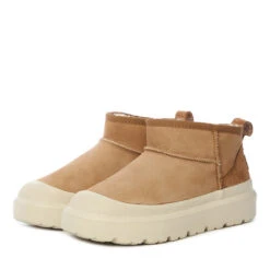 UGG Mini Atasha Shade Platform -Chic Clothing Store 4 8fe4daf0 2a4a 479d 869c 967ec5aa96e6