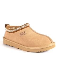 UGG Supreme Tash Slippers 39 UGG Supreme Tash Slippers -Chic Clothing Store 4 b230f1f6 ff8f 4b63 864c 035b81ea2bc3