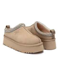 UGG Premium Tasha Platform Slippers -Chic Clothing Store 4 d75d2915 b9b9 4d79 ac9f a8b822b080c6