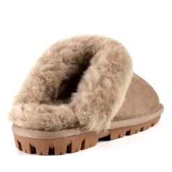 UGG Ela Ladies Scuff 39 UGG Ela Ladies Scuff -Chic Clothing Store 53