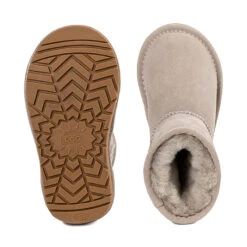 UGG Kids Mini Boots 11 UGG Kids Mini Boots -Chic Clothing Store 5 816b1783 1be3 4374 97b9 a685e8729272