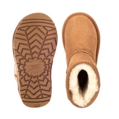 UGG Kids Classic II 20 UGG Kids Classic II -Chic Clothing Store 5 d0a48ada 57fe 44c6 bf9c eaba26c96c0c