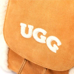 UGG Premium Backpack Pom -Chic Clothing Store c4 a61ff6d7 a9c2 4fc9 982f ad94bdb1201d