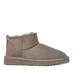 UGG Premium Unisex Mini Boots 37 UGG Premium Unisex Mini Boots -Chic Clothing Store cb1 a3706176 105c 455f aeb2 cacbb086c769