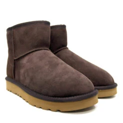 UGG Rence Mini Boots -Chic Clothing Store cc4 4e090f70 d8e5 4e06 8da8 c8520a0d4775