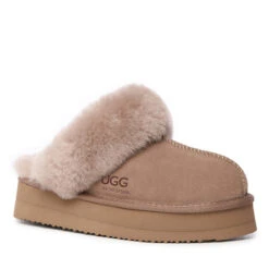 UGG Platinum Platform Scuff -Chic Clothing Store dp3 a8c55de9 7050 4b35 be1a 08a231bb262b