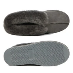 UGG Premium Slippers 21 UGG Premium Slippers -Chic Clothing Store g5 63789467 91b9 42af b1b7 e312052e3135