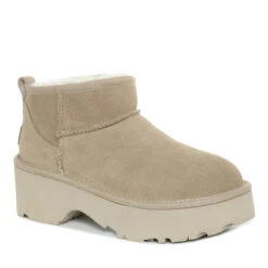 UGG Premium Heights Boots -Chic Clothing Store m3 833d8df6 5866 4958 970b 2daf3e6f1ed1