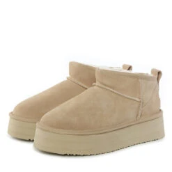 UGG Mini Atasha Platform -Chic Clothing Store m4 55d24d7a b712 4698 a5cd f1c9d585d37b