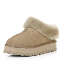 UGG Shady Platform Slippers 23 UGG Shady Platform Slippers -Chic Clothing Store o2 3e7c6f96 e35c 4502 b865 ec07142ebb9f