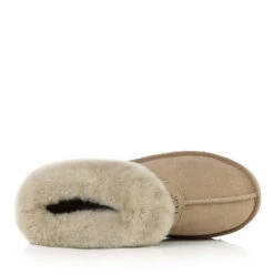 UGG Shady Platform Slippers 24 UGG Shady Platform Slippers -Chic Clothing Store o3 d50df154 2214 4096 9a00 3103b4a4fdca
