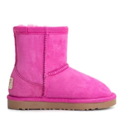 Kids Classic Boots -Chic Clothing Store p1 e0047e86 2bac 4ca8 ba44 a4b6ab4f63cb