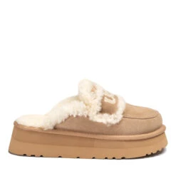 UGG Chloe Fluffy Platform Scuff -Chic Clothing Store s1 cfbb4981 4511 4167 a0d0 75c404717ca0