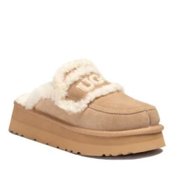 UGG Chloe Fluffy Platform Scuff -Chic Clothing Store s3 43b261a7 1582 423d b834 73fa00eac71f