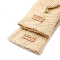 UGG Two Way Unisex Gloves 30 UGG Two Way Unisex Gloves -Chic Clothing Store s4 5f4c2303 5d53 4972 a953 ca73a54ef148