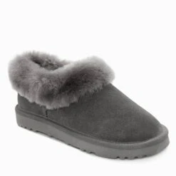 UGG Alberich Fluffy Collar Slippers 29 UGG Alberich Fluffy Collar Slippers -Chic Clothing Store ugg alberich fluffy collar slippers 177520