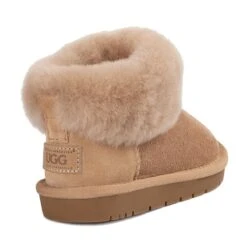UGG Kid's Mini Classic Fluff Boots 24 UGG Kid's Mini Classic Fluff Boots -Chic Clothing Store ugg kids mini classic fluff boots 864178