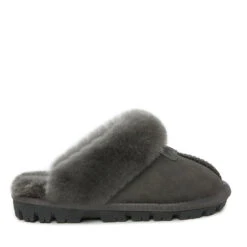Chic Clothing Store 17 UGG Platinum Kid's Scuff